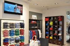 Магазин одежды «Napapijri»